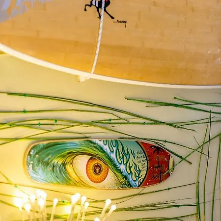 The Eclectic Yard -famous For Its Design Nyaraló *